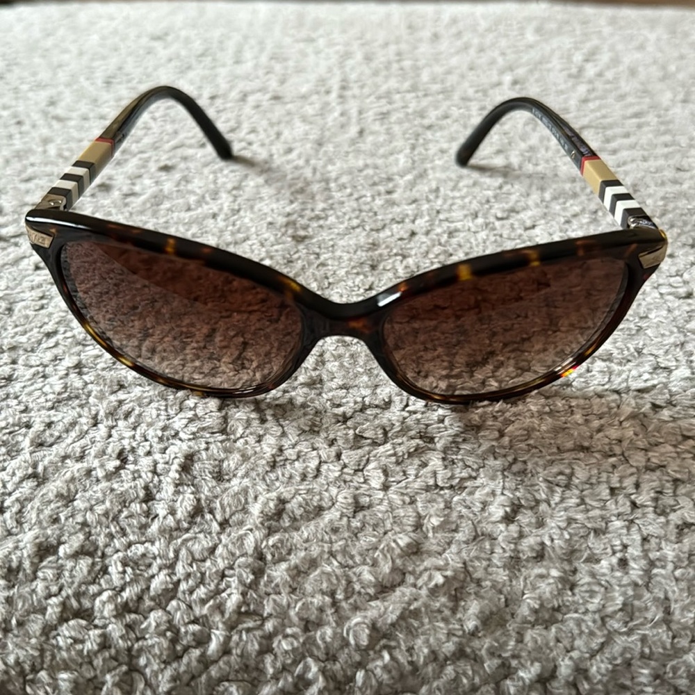 Burberry Dark Havana